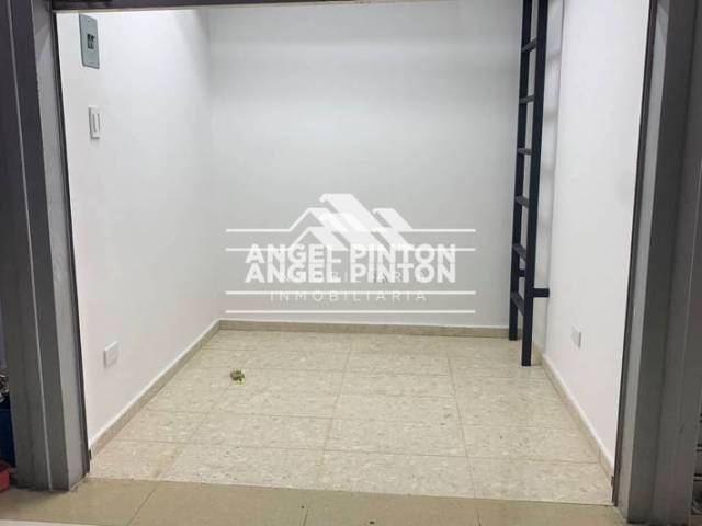 #8141 - LOCAL COMERCIAL para Alquiler en Maracaibo - V - 3