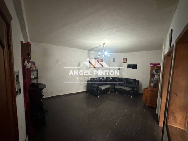 #8476 - CASA para Venta en Colonia Tovar - D - 2