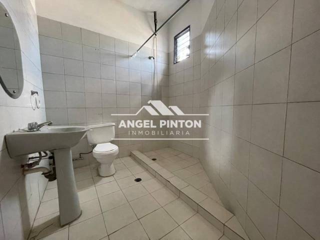 #8482 - LOCAL COMERCIAL para Alquiler en Maracaibo - V - 3