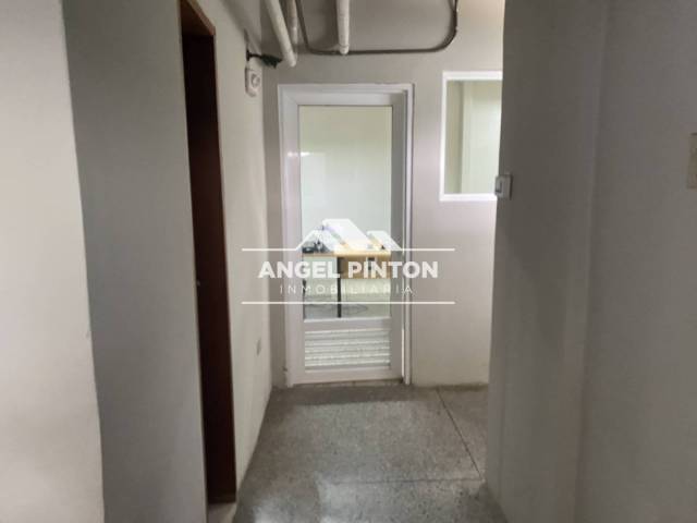 #8536 - OFICINA para Alquiler en Maracaibo - V - 2