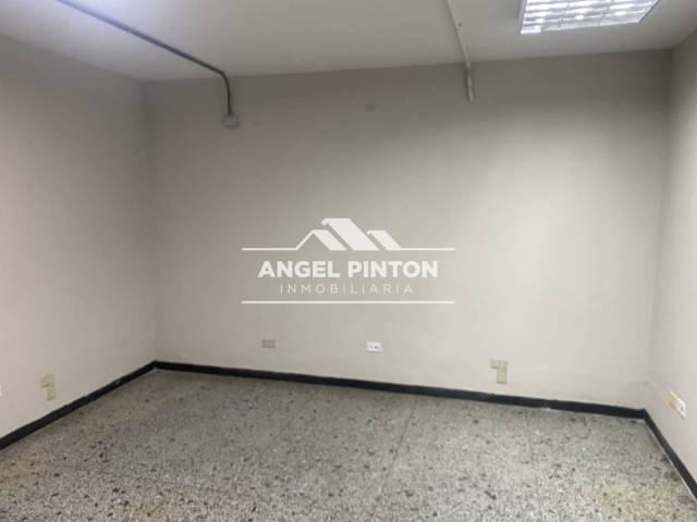 #8535 - OFICINA para Alquiler en Maracaibo - V - 2