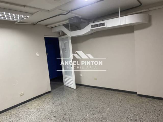 #8535 - OFICINA para Alquiler en Maracaibo - V - 1