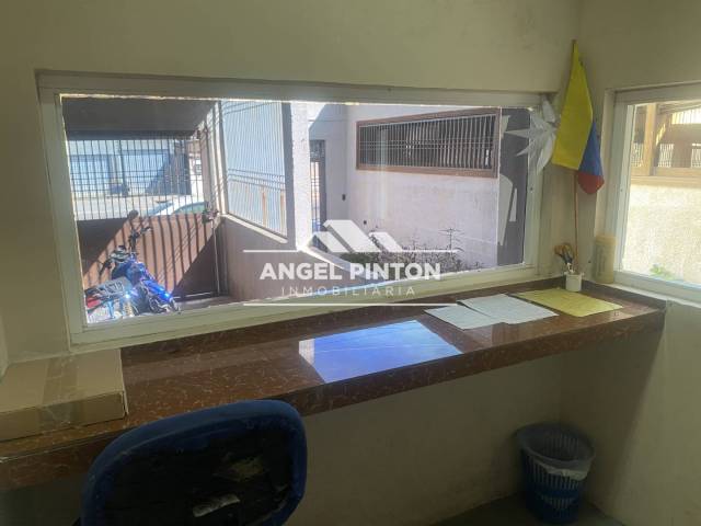 #8535 - OFICINA para Alquiler en Maracaibo - V - 3