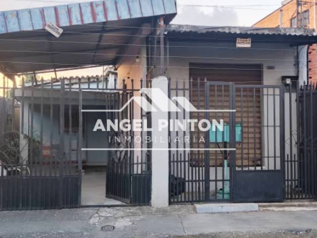 #8581 - CASA COMERCIAL para Venta en Acarigua - P - 1