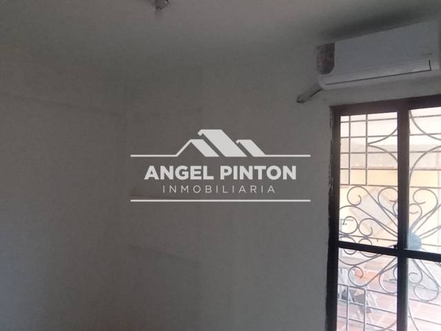 #8615 - CASA para Alquiler en Maracaibo - V - 2