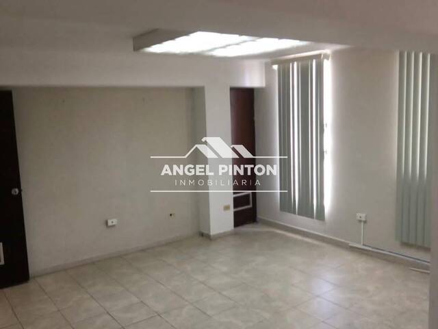 #8718 - OFICINA para Alquiler en Maracaibo - V - 3