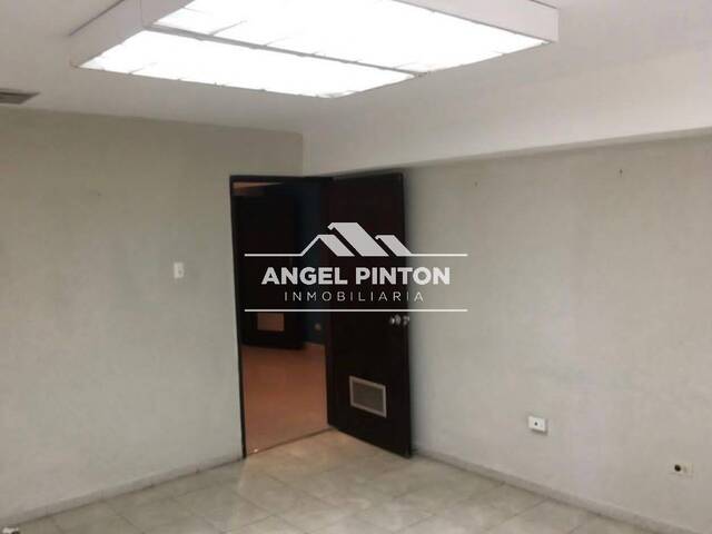 #8718 - OFICINA para Alquiler en Maracaibo - V - 2