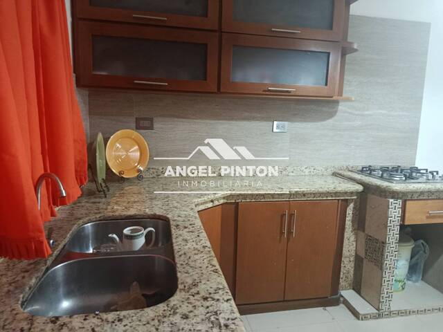 #8729 - CONJUNTO CERRADO para Venta en Maracaibo - V - 2