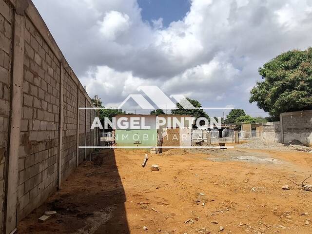 #8737 - TERRENO para Venta en Maracaibo - V - 3