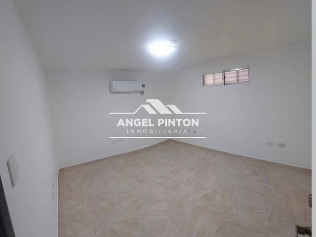 #8739 - OFICINA para Alquiler en Maracaibo - V - 2