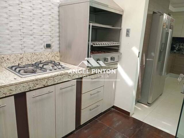 #8779 - CONJUNTO CERRADO para Venta en Maracaibo - V - 3