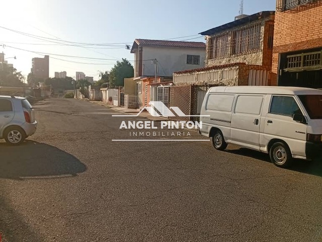 #8783 - CASA para Venta en Maracaibo - V - 2