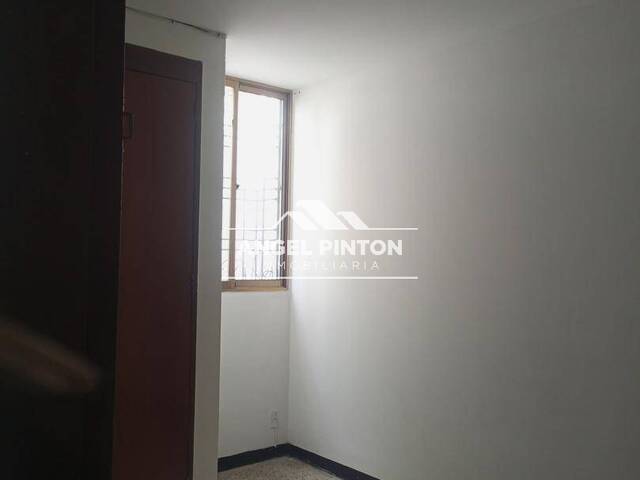#8811 - APARTAMENTO para Alquiler en Maracaibo - V - 3