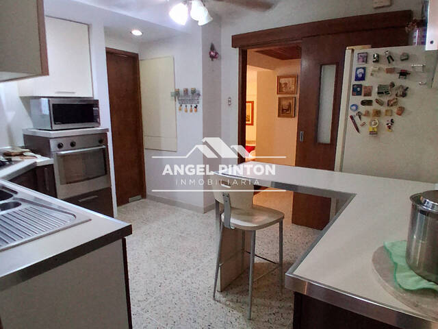 #8830 - APARTAMENTO para Venta en Maracaibo - V - 3