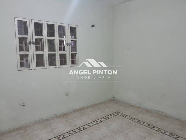 #8843 - CASA para Venta en Maracaibo - V - 2