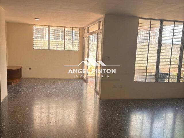 #8855 - CASA para Venta en Maracaibo - V - 2