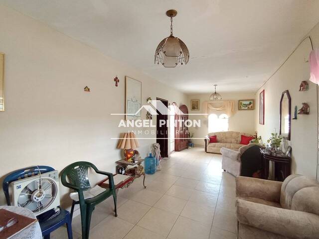 #20103 - CASA COMERCIAL para Venta en Maracaibo - V