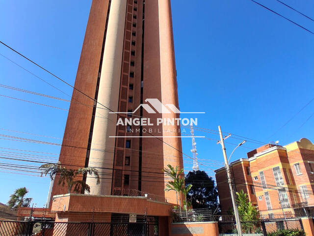 #8910 - APARTAMENTO para Alquiler en Maracaibo - V - 1