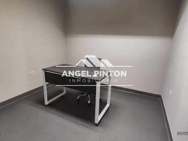 #8904 - OFICINA para Alquiler en Maracaibo - V - 3
