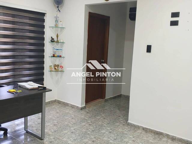 #8957 - CASA COMERCIAL para Venta en Maracaibo - V