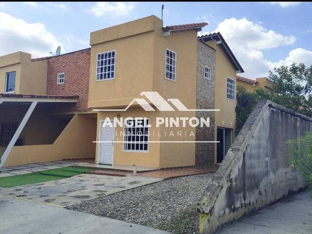 #8968 - CASA para Venta en Acarigua - P - 1