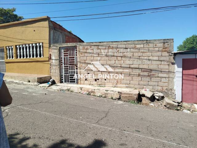 #8977 - TERRENO para Venta en Maracaibo - V