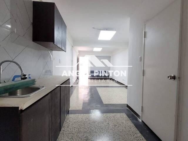 #9098 - LOCAL COMERCIAL para Alquiler en Maracaibo - V - 2