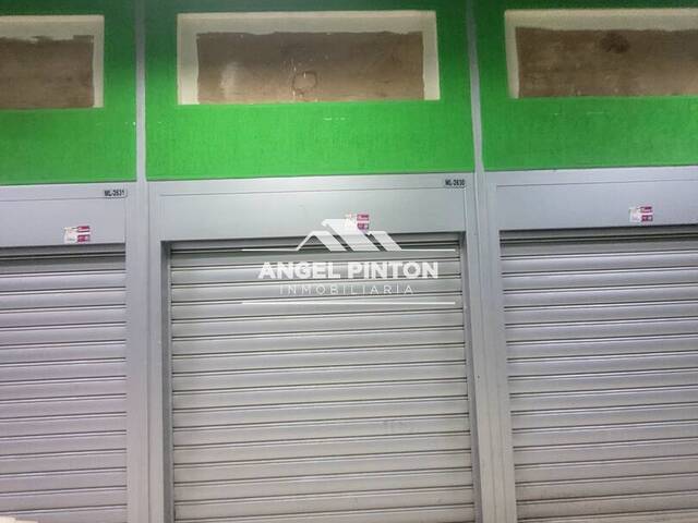 LOCAL CERRADO CON SU SANTA MARIA