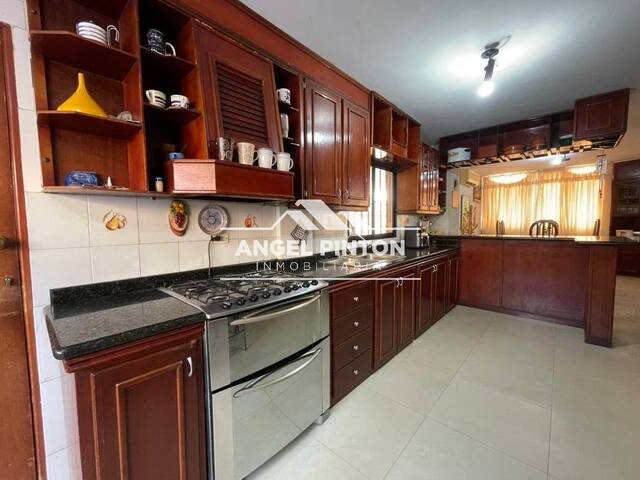 #8481 - CASA para Venta en Maracaibo - V