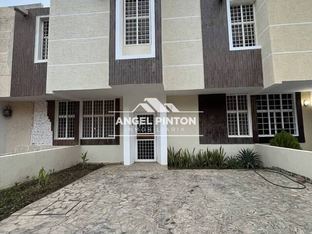 #9170 - CONJUNTO CERRADO para Venta en Maracaibo - V - 3
