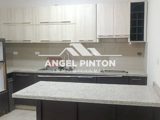 #9179 - CONJUNTO CERRADO para Venta en Cabimas - V - 2