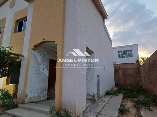 #9192 - CASA para Venta en Maracaibo - V - 2