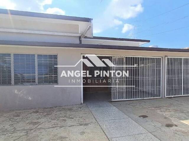 #9201 - CASA COMERCIAL para Venta en Maracaibo - V - 2