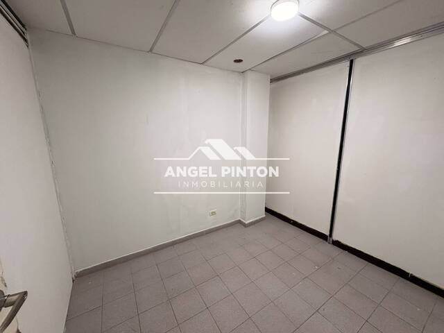 #9243 - OFICINA para Venta en Maracaibo - V - 2