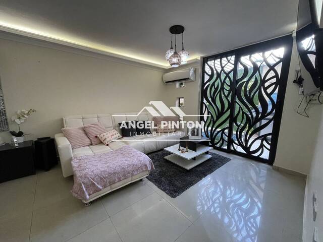 #9329 - CASA para Alquiler en Maracaibo - V - 1