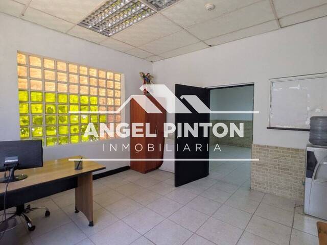 #9387 - LOCAL COMERCIAL para Venta en Maracaibo - V - 3