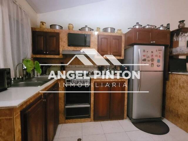 #9430 - CONJUNTO CERRADO para Venta en Maracaibo - V - 3