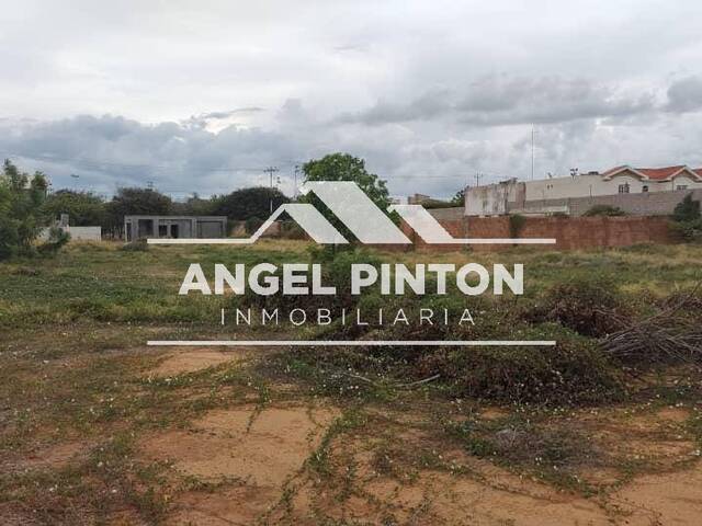 #9532 - TERRENO para Venta en Maracaibo - V - 3