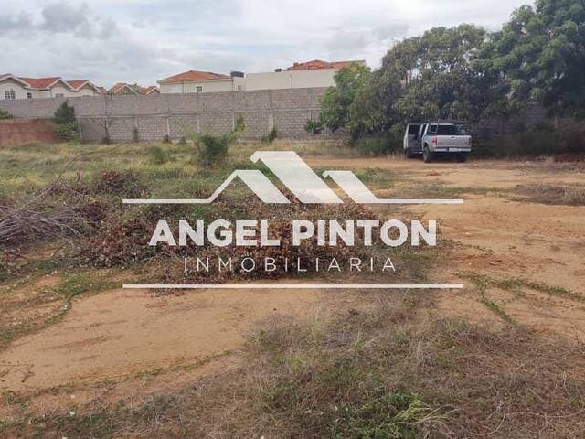 #9532 - TERRENO para Venta en Maracaibo - V - 2