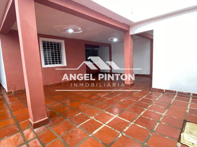 #9638 - CASA COMERCIAL para Venta en Maracaibo - V - 2