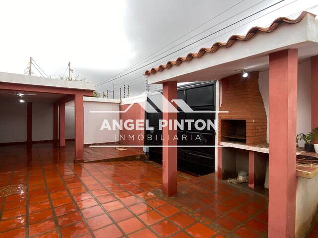 #9638 - CASA COMERCIAL para Venta en Maracaibo - V - 1