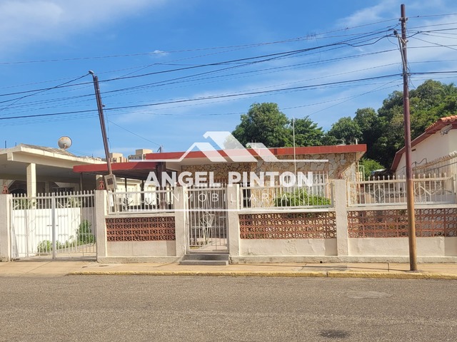 #9833 - CASA para Venta en Maracaibo - V - 2