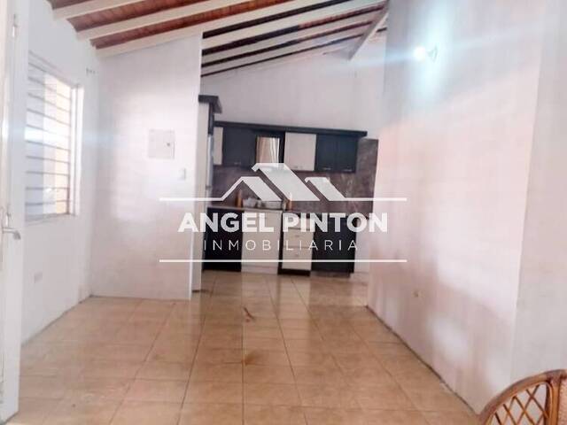 #9879 - CONJUNTO CERRADO para Venta en Araure - P - 3