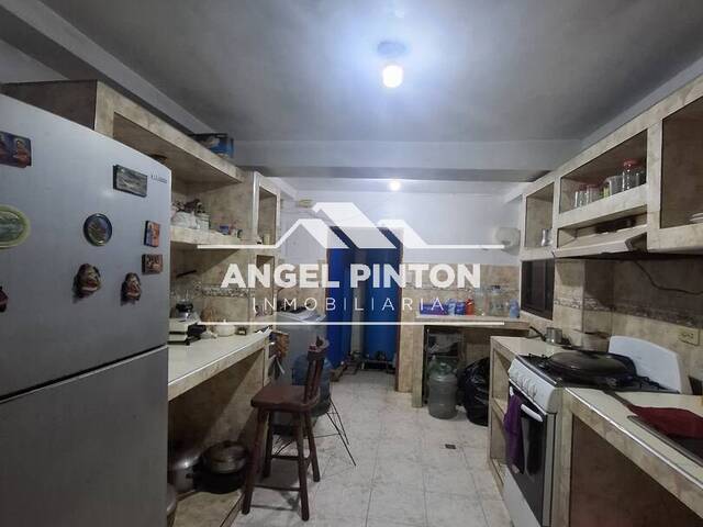 #9921 - APARTAMENTO para Venta en Cabimas - V - 3