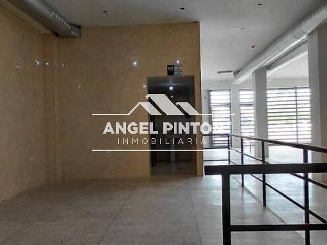 #10036 - EDIFICIO COMERCIAL para Venta en Maracaibo - V - 2