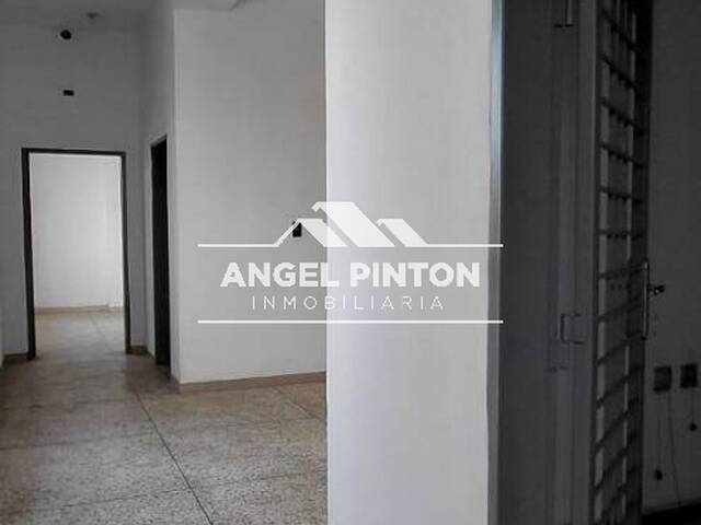 #10036 - EDIFICIO COMERCIAL para Venta en Maracaibo - V - 3