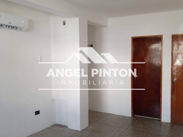 #10200 - CONJUNTO CERRADO para Venta en Maracaibo - V - 3