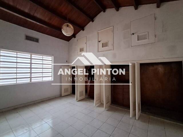 #10227 - CASA COMERCIAL para Venta en Maracaibo - V - 3