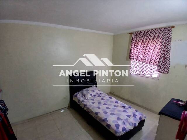 #10230 - CONJUNTO CERRADO para Venta en Maracaibo - V - 2