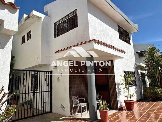 #10242 - CONJUNTO CERRADO para Venta en Maracaibo - V - 1